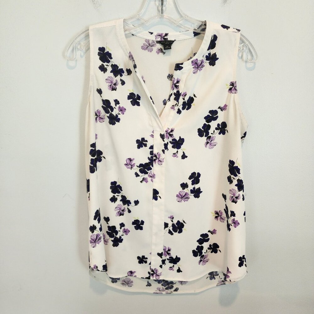 Ann Taylor Sleeveless top, Size MP, EUC